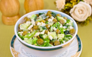 Салат оливье - рецепт классический с колбасой, солеными огурцами и горошком