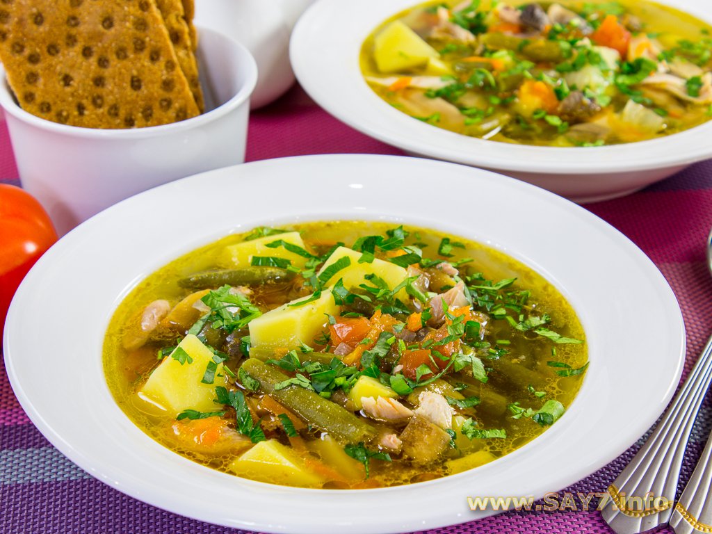 Суп куриный с брокколи и зеленой фасолью