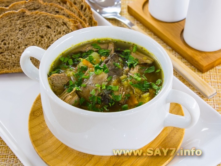 Суп с утиным филе, грибами и чечевицей