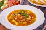 Суп с нутом, фаршем и томатами